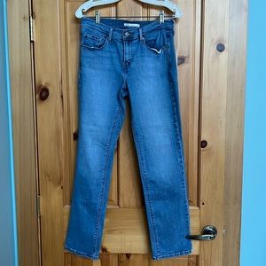 Levi’s 505 Straight Jean Woman’s size 6 W28 L30